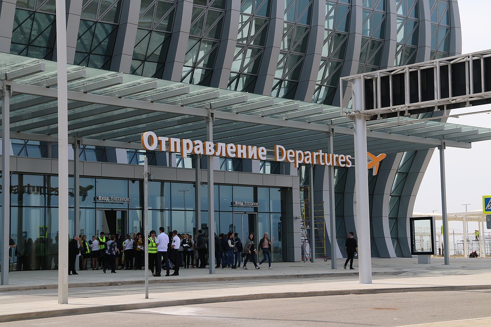 С 16 апреля все пассажиры прилетают и улетают из нового терминала.