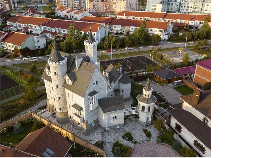 Так выглядит самый дорогой коттедж Челябинска.