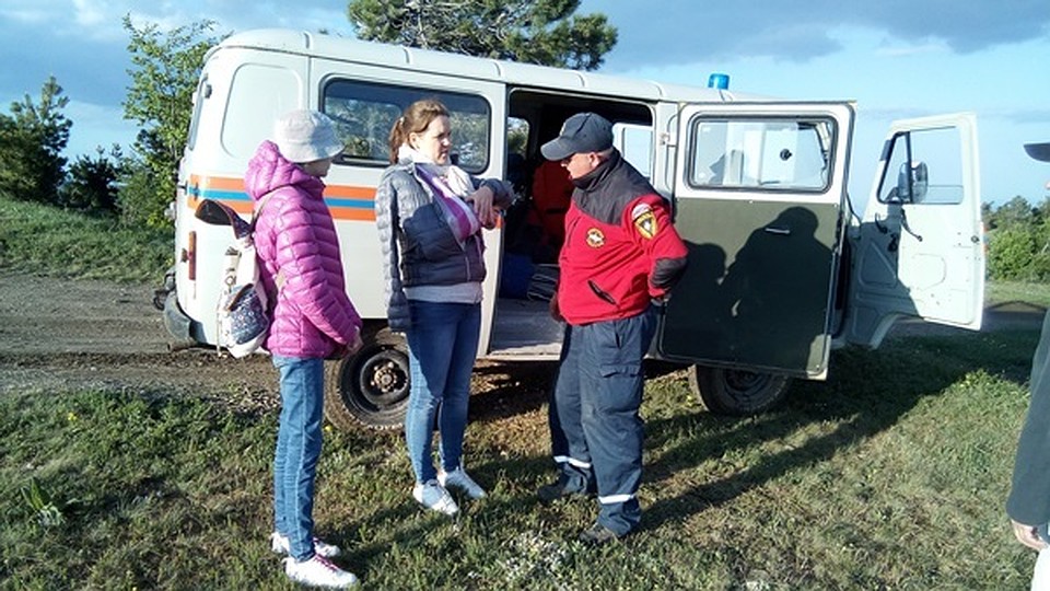 Пострадавшей в окрестностях горы "Южная Демерджи" оказана первая медпомощь. Фото: ГУ МЧС России по РК.