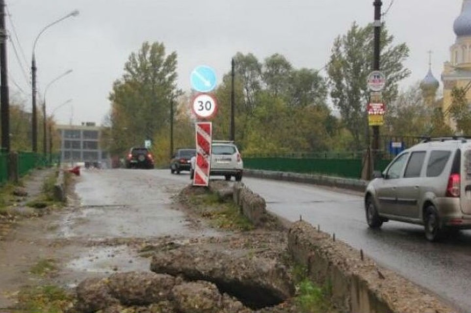 Мост через Которосль достроят в июне.