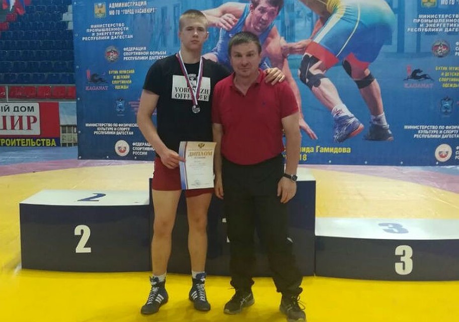 Александр Гришин вырвал серебро в упорной борьбе.