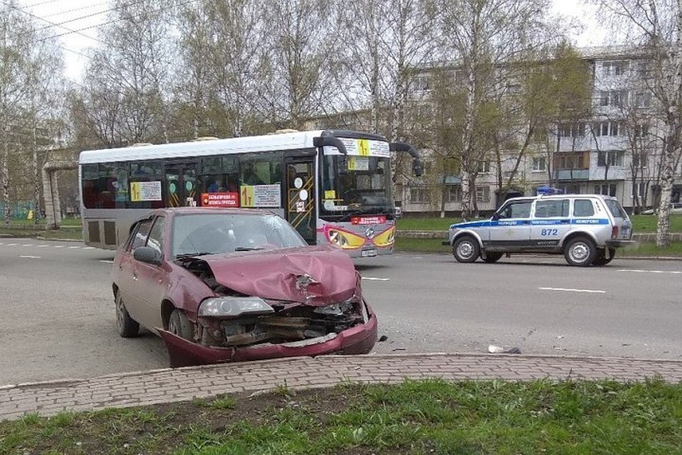 Аварию с двумя пострадавшими у областной больницы в Кемерове спровоцировал водитель-пенсионер