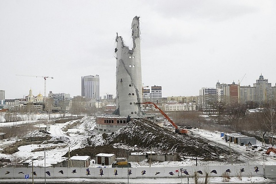 Остатки башни могут еще раз взорвать