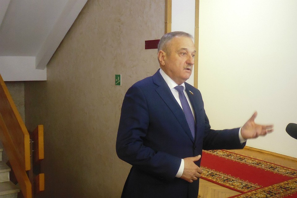 Владимир Быков подвел итоги пленарного заседания ОЗС. Фото: Юлия АТРОШКО