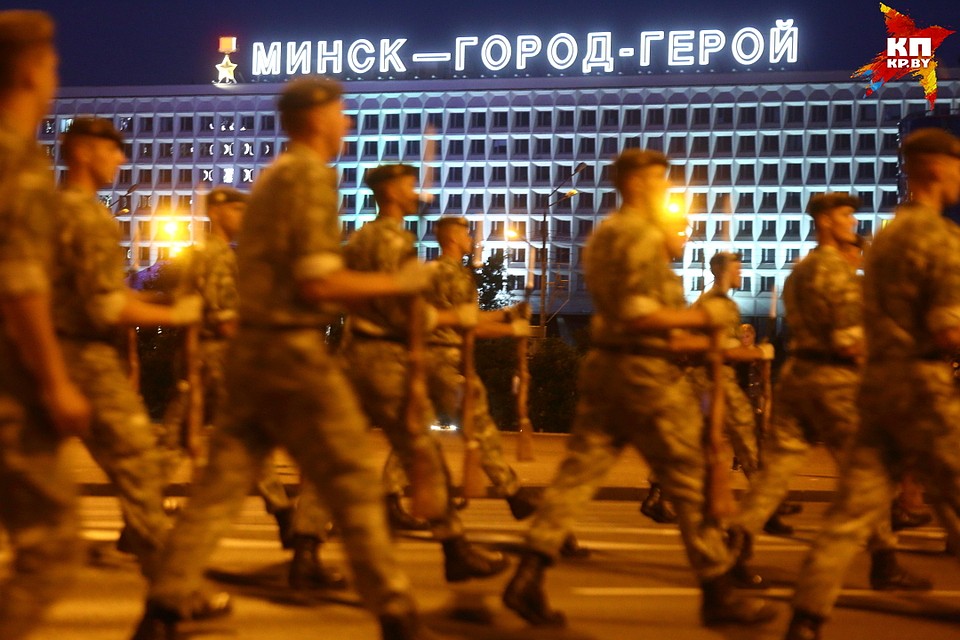 Репетиции парада ко Дню Независимости Республики Беларусь.
