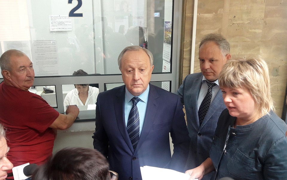 Губернатор Валерий Радаев посетил аэропорт Саратова