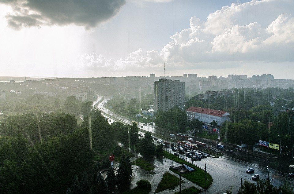 К выходным погода стане ветреной и дождливой