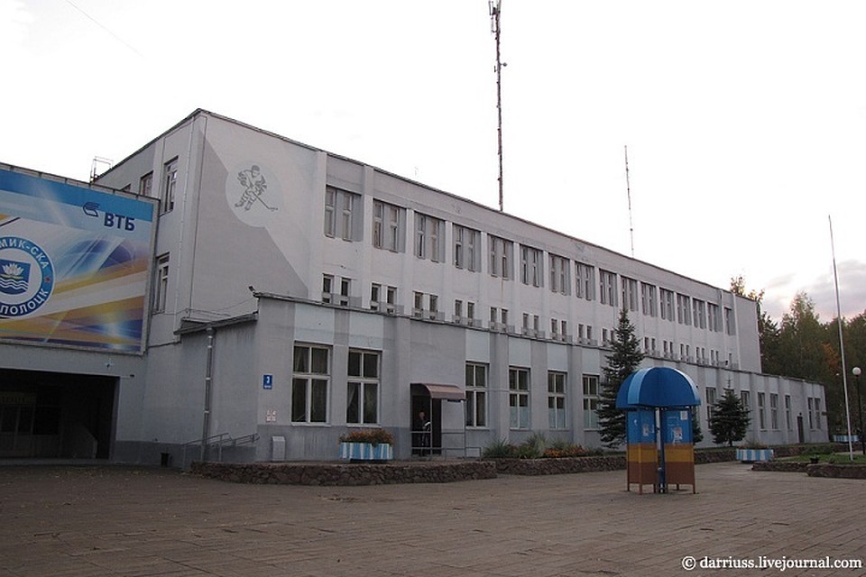 В обновленный ледовый дворец, считает глава страны, активнее пойдет местное население. Фото: darriuss.livejournal.com.