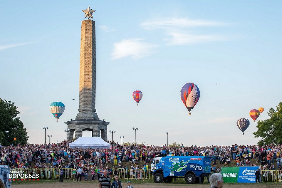 На побывавших в полёте открытках поставят специальные штампы. Фото: Александр Воробьёв.