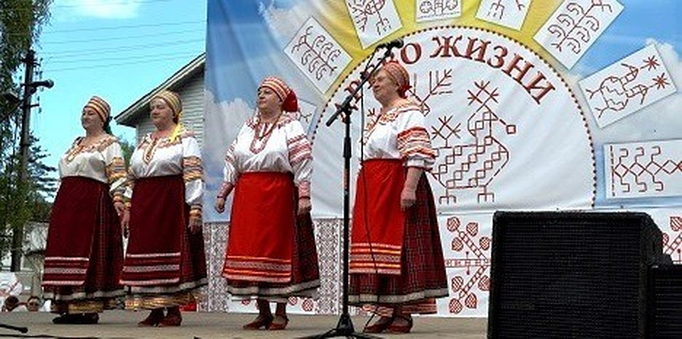 Участники вепсского праздника «Древо жизни»