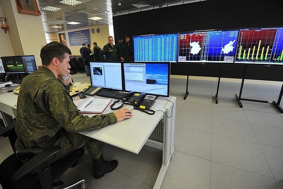 Командный пункт управления глобальной навигационной системой (ГЛОНАСС) в главном испытательном центре имени Титова