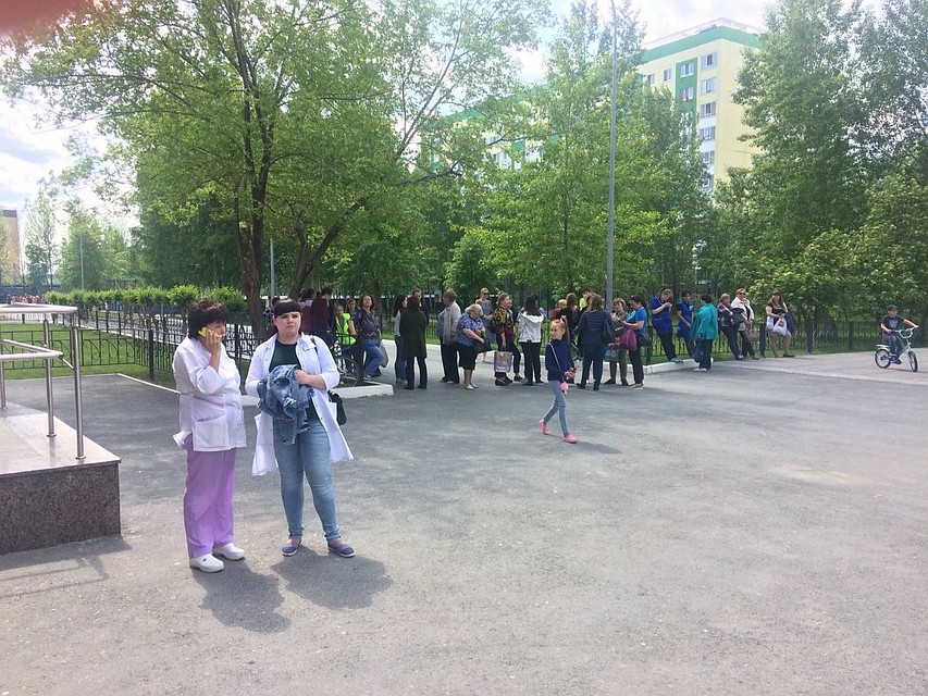 Пожарные расчеты прибыли на место ЧП в течение 5 минут. Фото пресс-службы 32-го отряда ФПС по Тюменской области