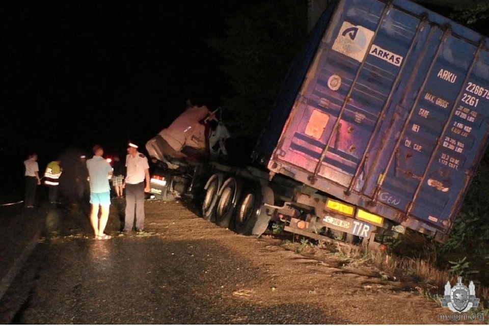 Дальнобойщик чудом остался жив (Фото: МВД Приднестровья).