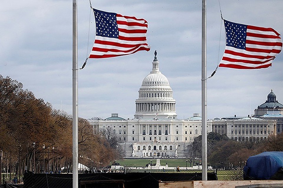 Накануне сенатора США Рон Джонсон посетовал на неэффективность санкций против России