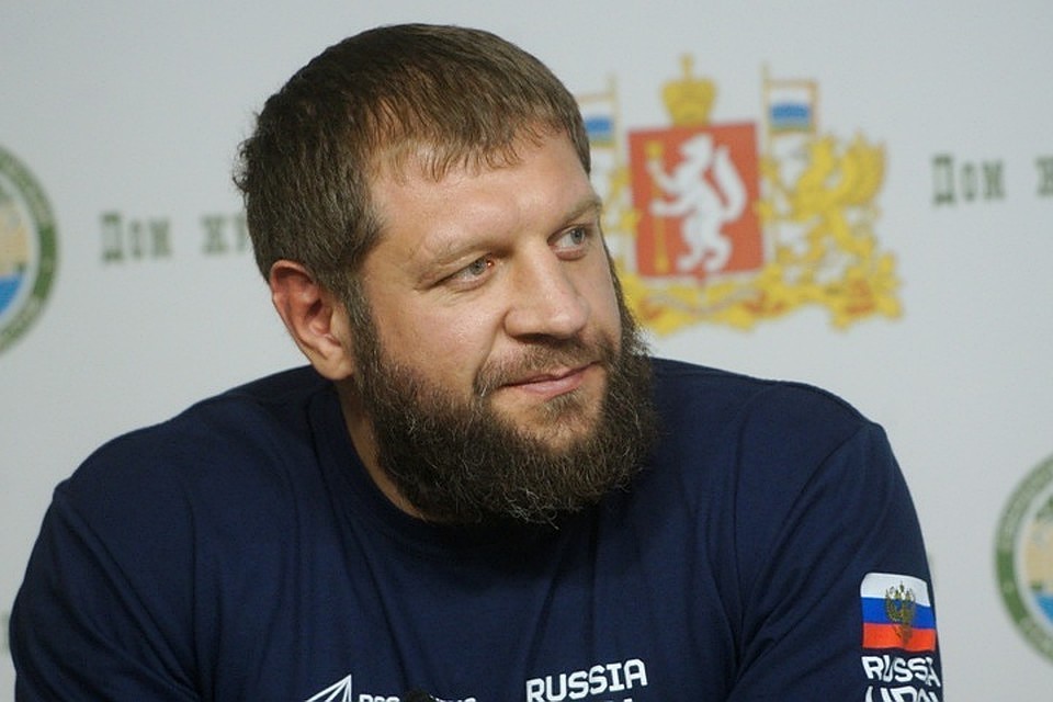 Александр Емельяненко-Виктор Пешта победит Емельяненко во втором раунде нокаутом