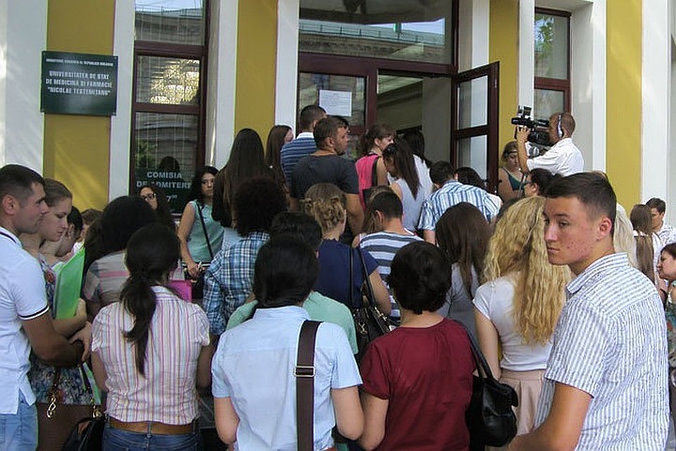 В средние профессионально-технические учебные заведения на бюджетные места будут зачислены 7073