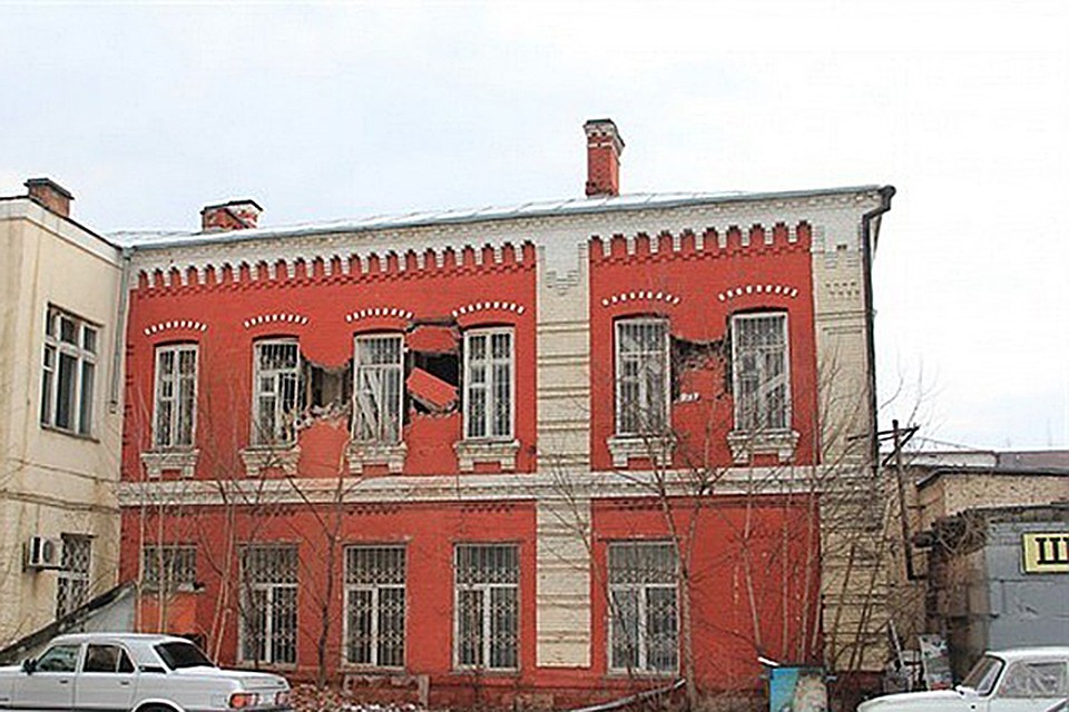 В Красноярске суд запретил застройщику Комбайнового завода сносить старинное здание. Фото: Евгений Разваляев, страница в "Фейсбуке"