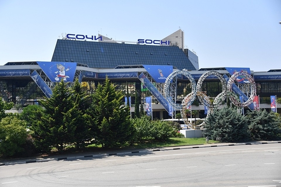 Пассажиров, улетающих из Сочи, пересадили на другой самолет
