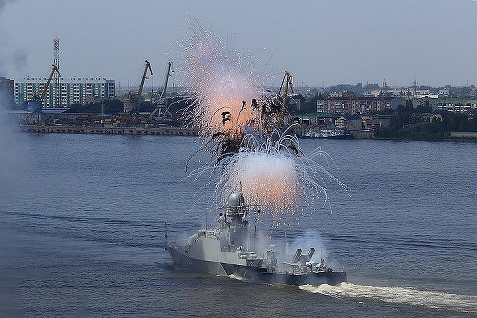 Владимир Путин принял участие в праздновании Дня ВМФ