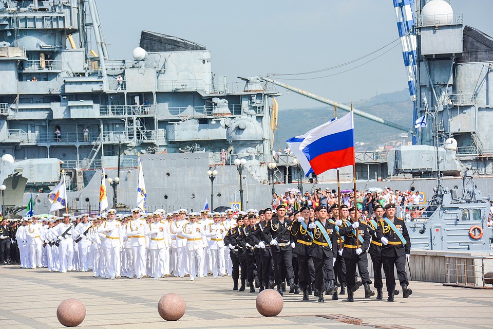 Парад в честь Дня ВМФ в Новороссийске