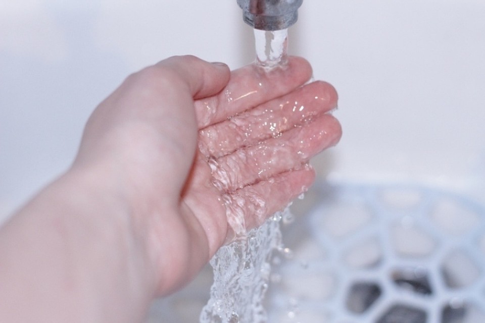 Горячая вода раньше срока появилась в некоторых домах Томска.