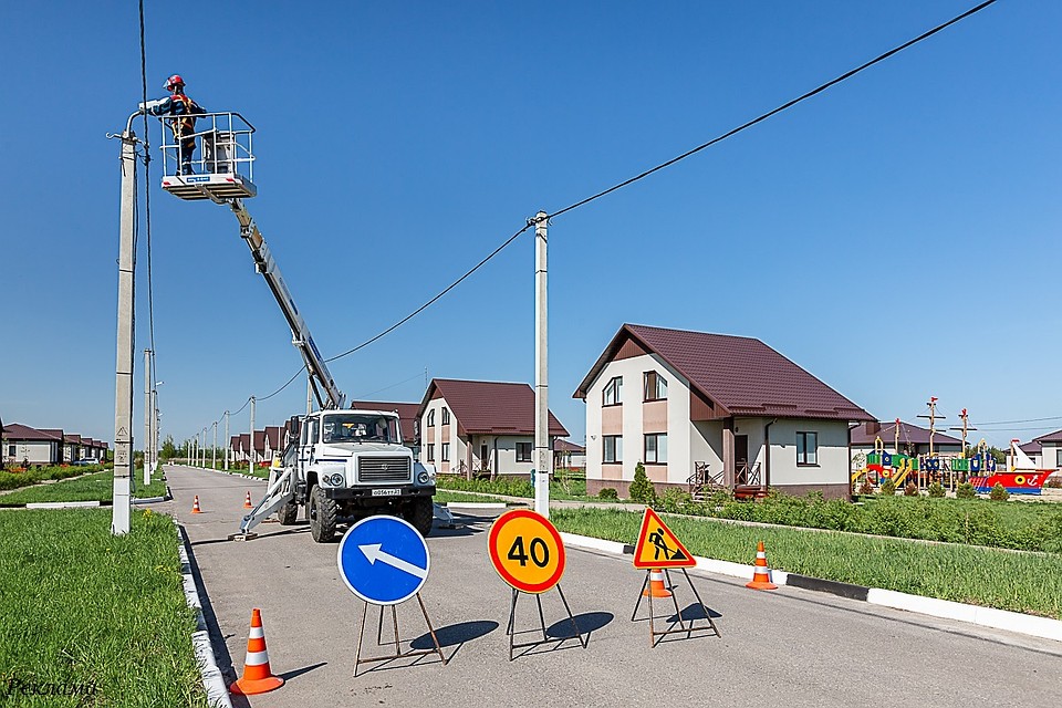 Все работы выполняются с применением современного электросетевого оборудования.