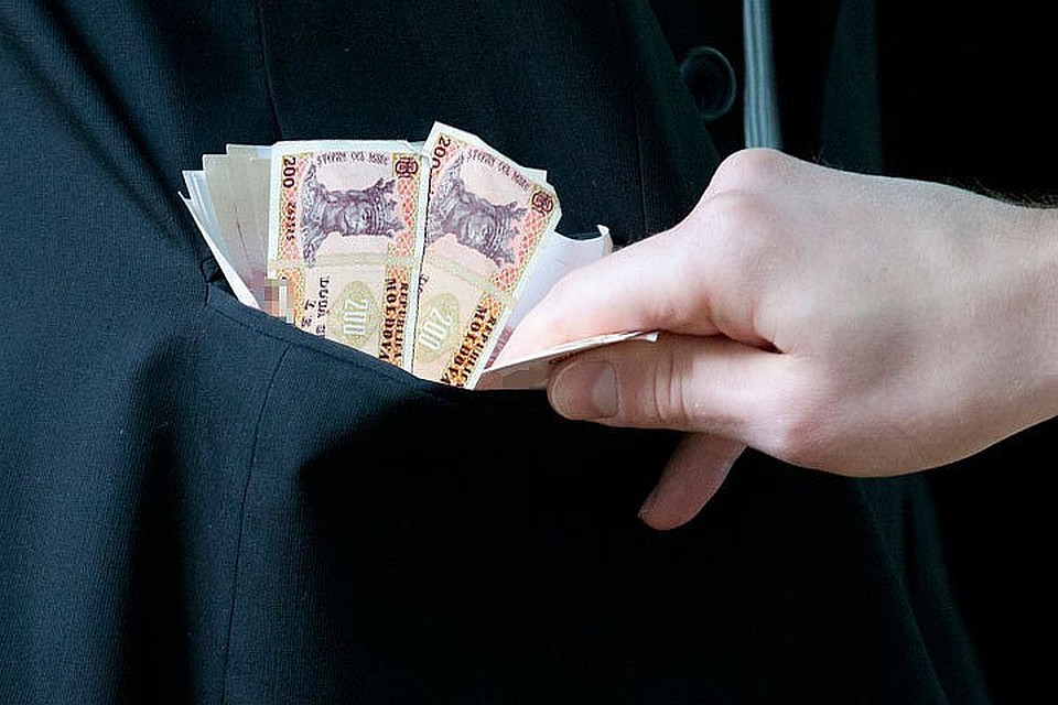 Полицейскому грозит лишение свободы на срок до 10 лет