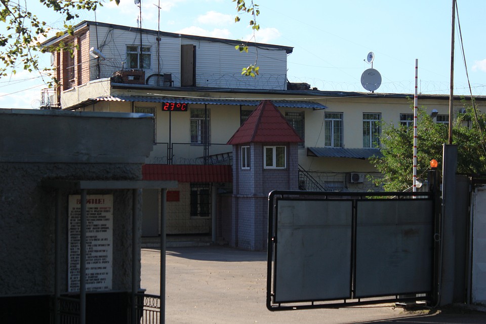 Дело не в избиениях: региональный омбудсмен назвал причины голодовки заключенных в ИК-8.