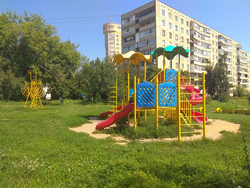 В Орле на детских площадках навели порядок