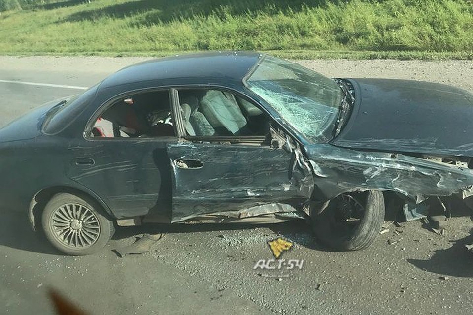 После аварии машина превратилась в груду железа.