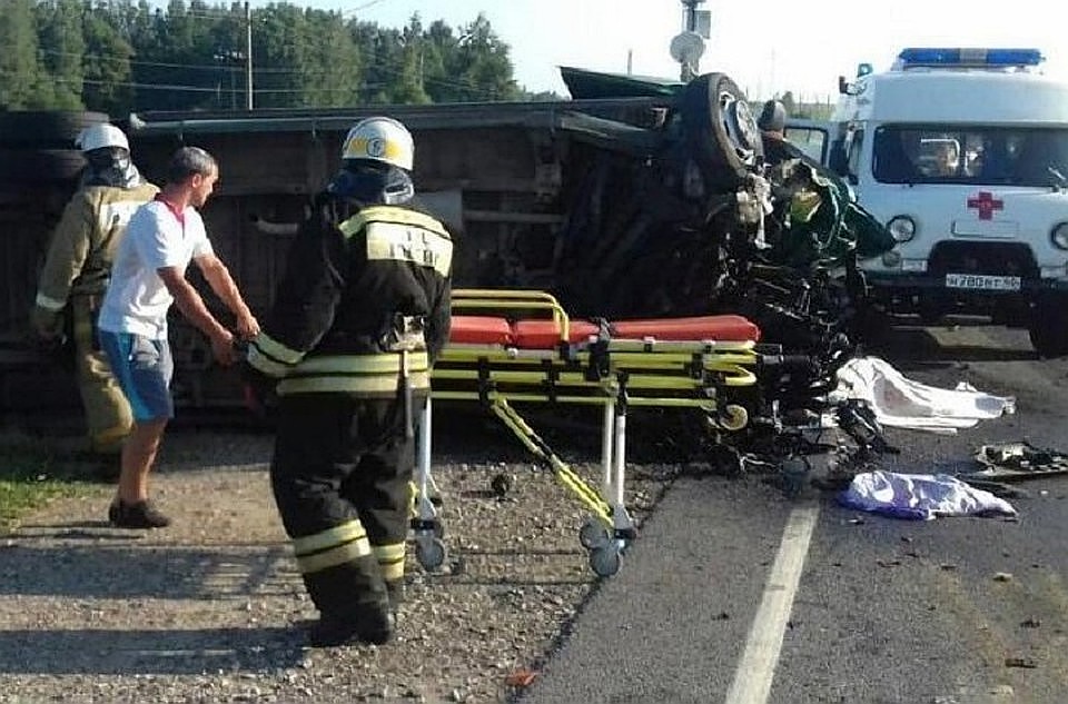ДТП под Калугой унесло восемь жизней, шестеро погибших - граждане Молдовы. Фото: МЧС России