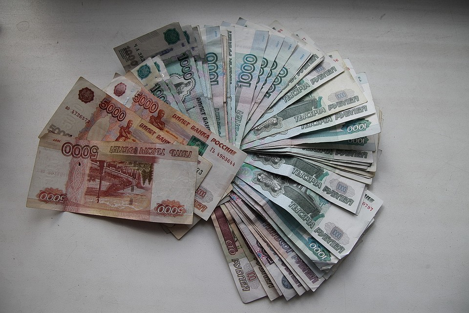 Используя служебное положение заговорщики похитили 22 миллиона рублей