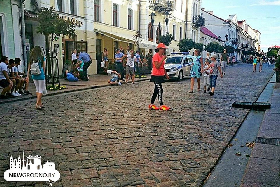 Милиция попыталась навести порядок, но столкнулась с сопротивлением. Фото: newgrodno.by