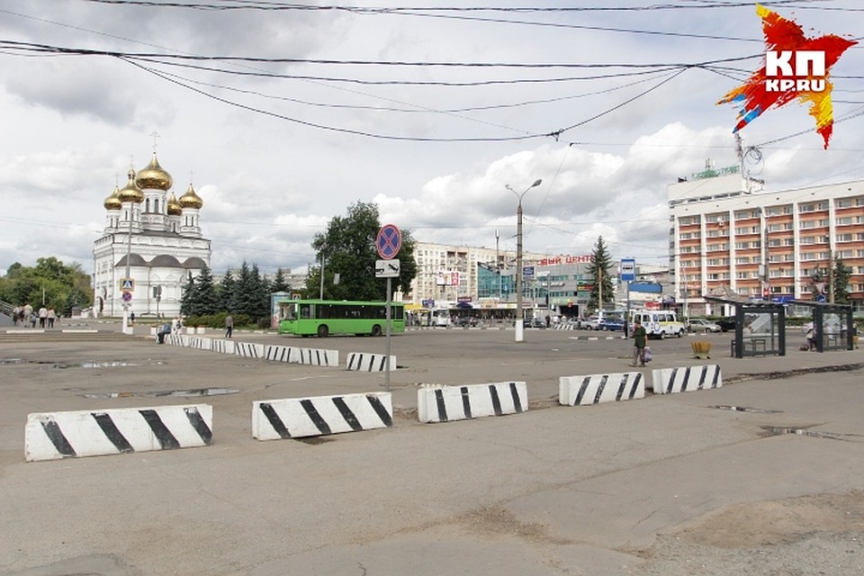 Привокзальная площадь до сих пор перекрыта