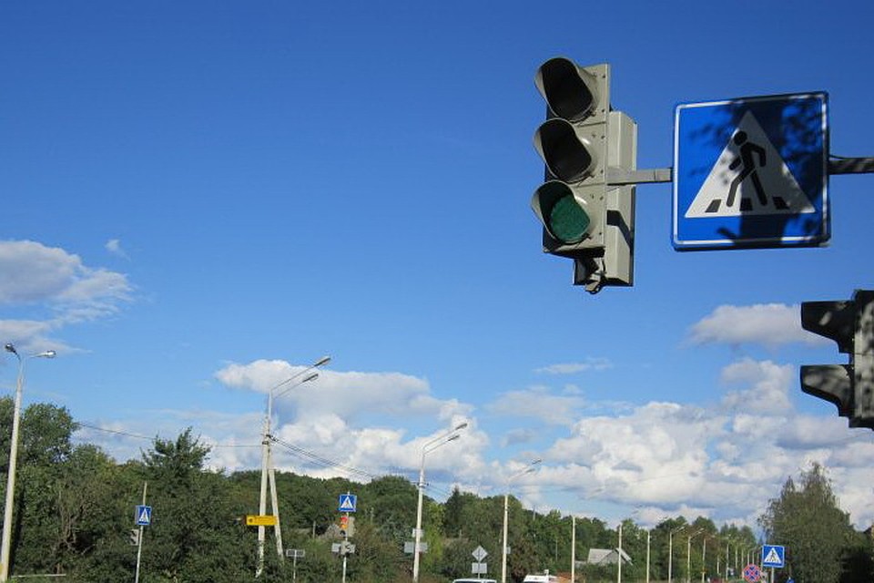 Администрация Пскова потратит больше двух миллионов рублей на установку новых светофоров. ФОТО: общественная организация "Убитые дороги".