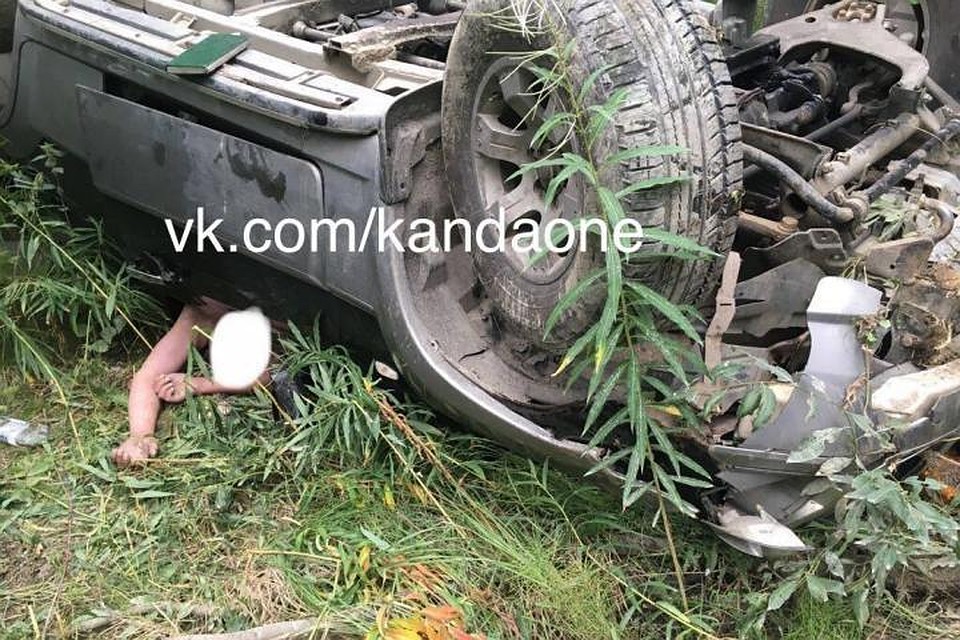 В Мурманской области в районе поселка Алакуртти произошла смертельная авария. Погиб молодой северянин, сидевший за рулем иномарки. Фото: группа "Кандалакша-онлайн"