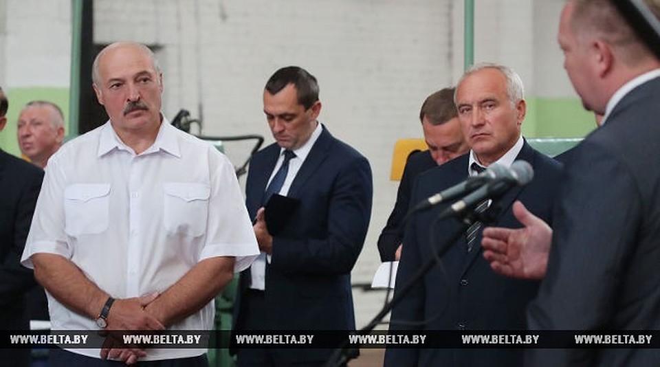 Президент Беларуси раскритиковал работу Оршанского инструментального завода. Фото: belta.by