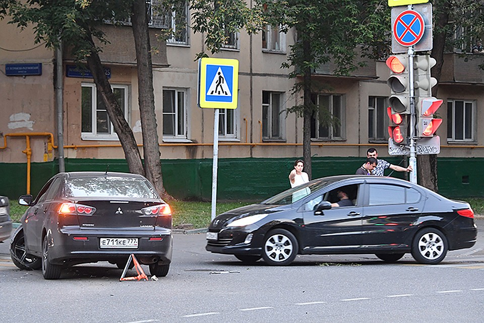 Если автомобилист попал в ДТП, ему необходимо запустить приложение и ввести дату выдачи полиса ОСАГО
