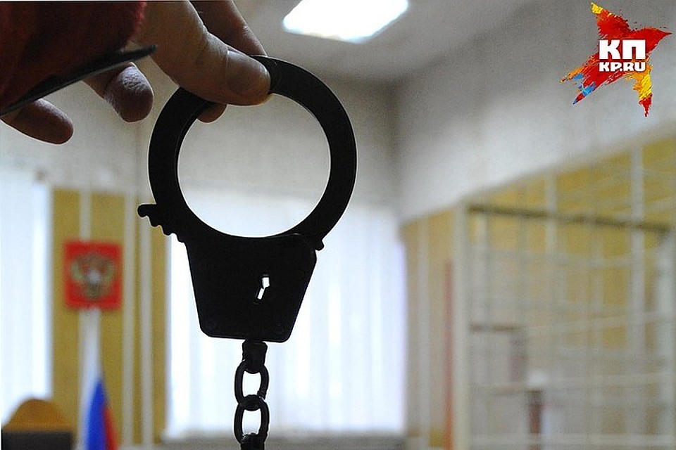 В Петербурге мать пробила 2-летней дочери расческу.