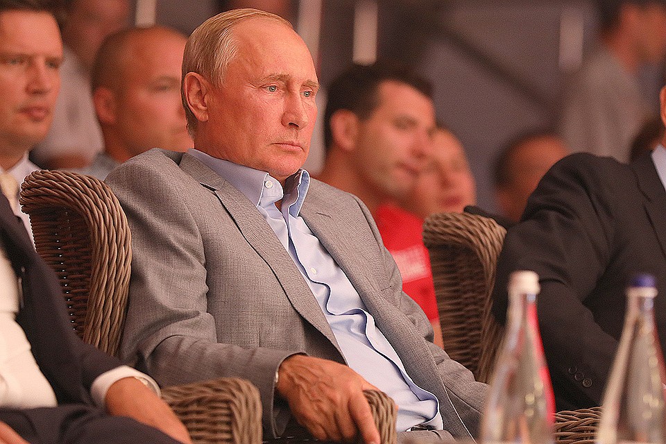 Владимир Путин на IX Международном турнире по профессиональному боевому самбо "Плотформа S-70". Фото Иван ПИСАРЕНКО
