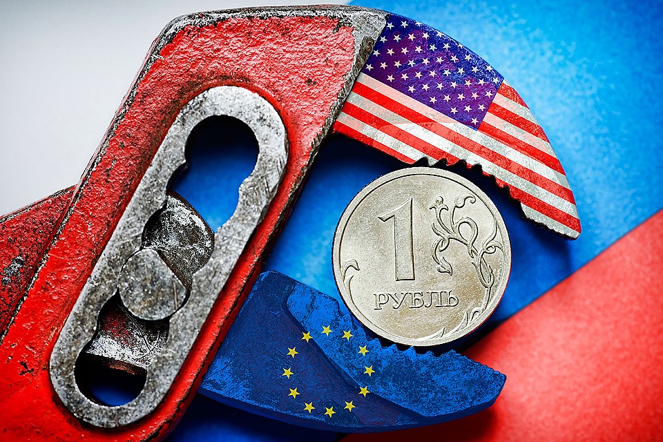 Российская экономика готовится принять на себя груз новых американских санкций.