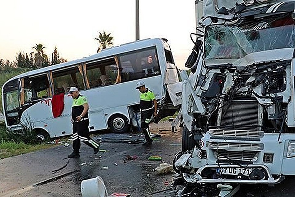 В Турции автобус с российскими туристами попал в аварию