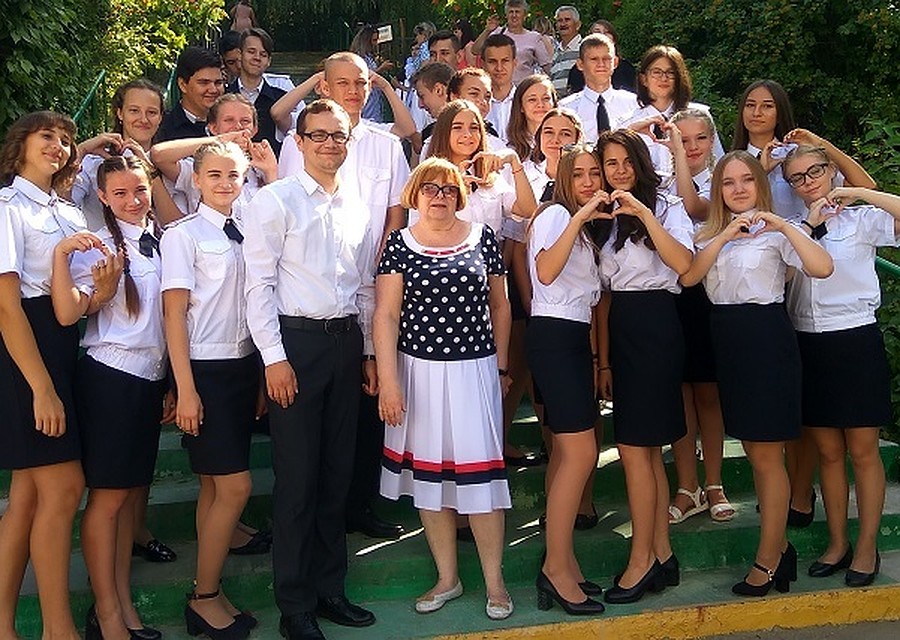 В белгородской школе побывали представители комсомола.