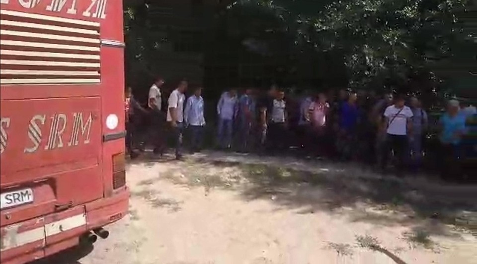 В автобусе обнаружили 24 нелегальных мигранта