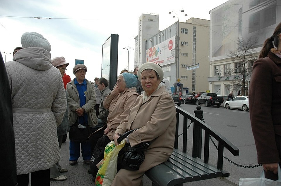 Часть остановок "закроют" навесами