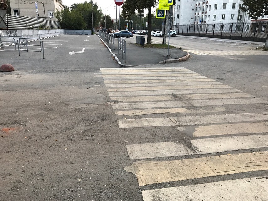 Перекресток Васенко и Коммуны. Выезд со стройплощадки отеля к саммитам. Фото: Георгий АКМЕН