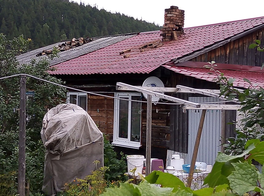 Жители Челябинской области почувствовали вибрацию примерно в 4 часа утра. У кого штукатурка, у кого черепица посыпалась... Фото: соцсети