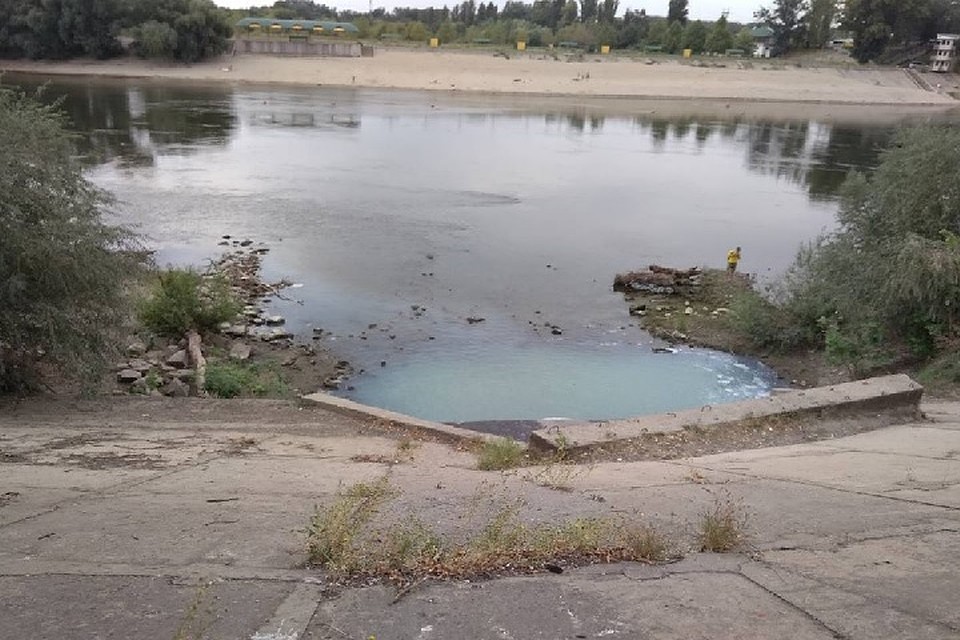 В Тирасполе в Днестр вылили авиационное топливо