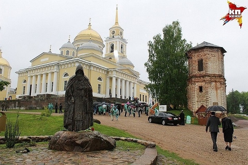 Нилова Пустынь один из центров притяжения туристов