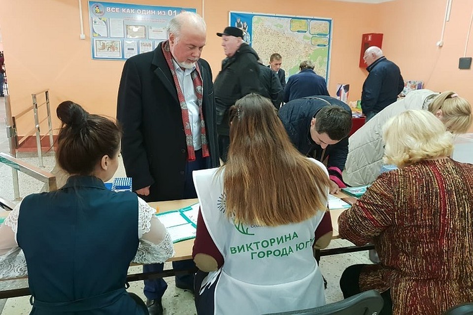 Глава Сургута проголосовал сам и пригласил земляков на избирательные участки Фото: vk.com